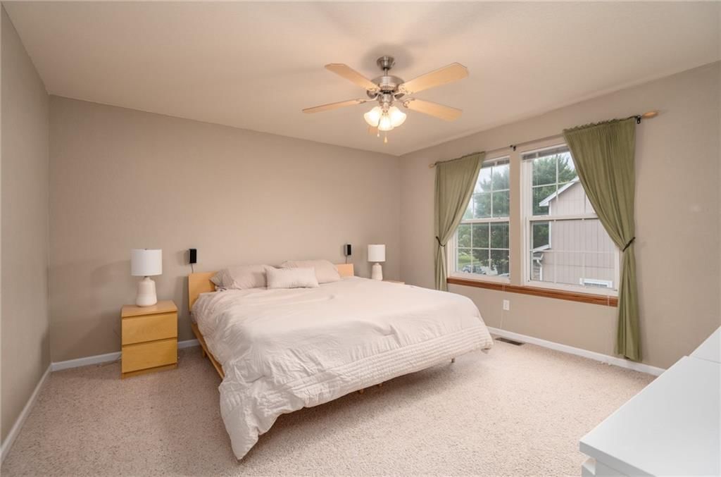 2418 Surrey Drive — photo 22