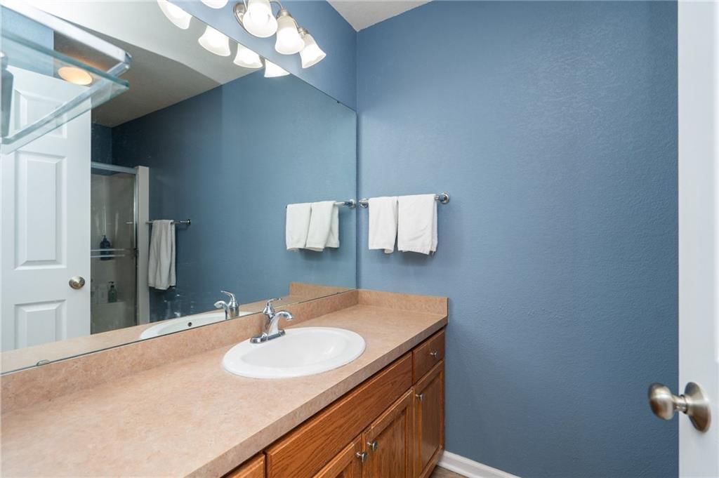 2418 Surrey Drive — photo 24
