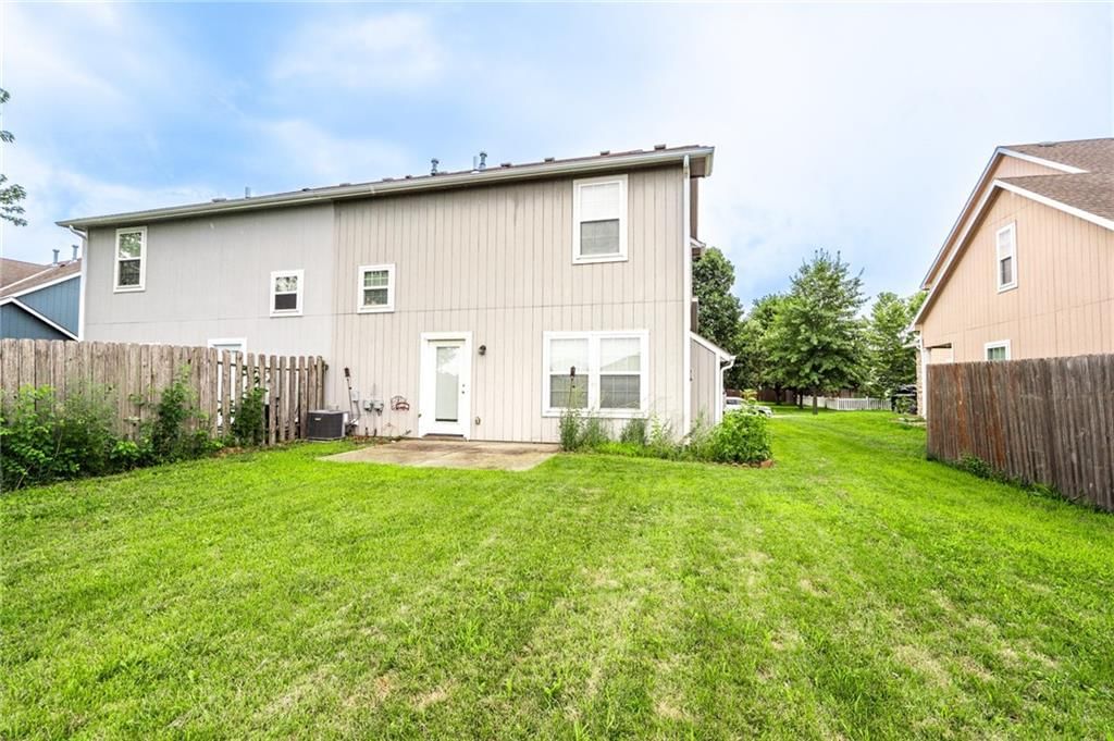 2418 Surrey Drive — photo 27