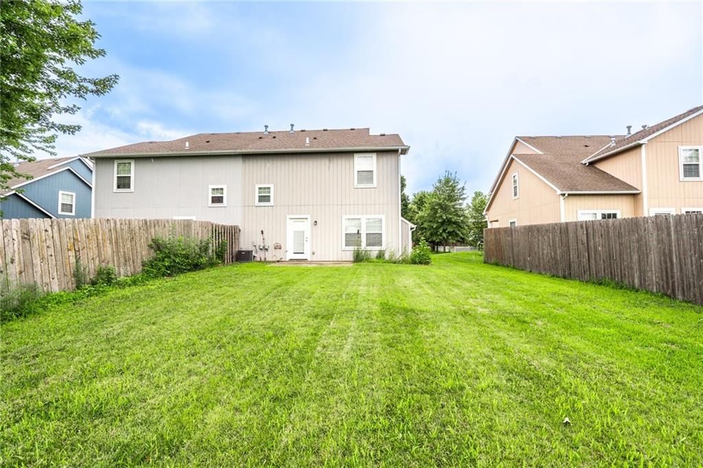2418 Surrey Drive — photo 28