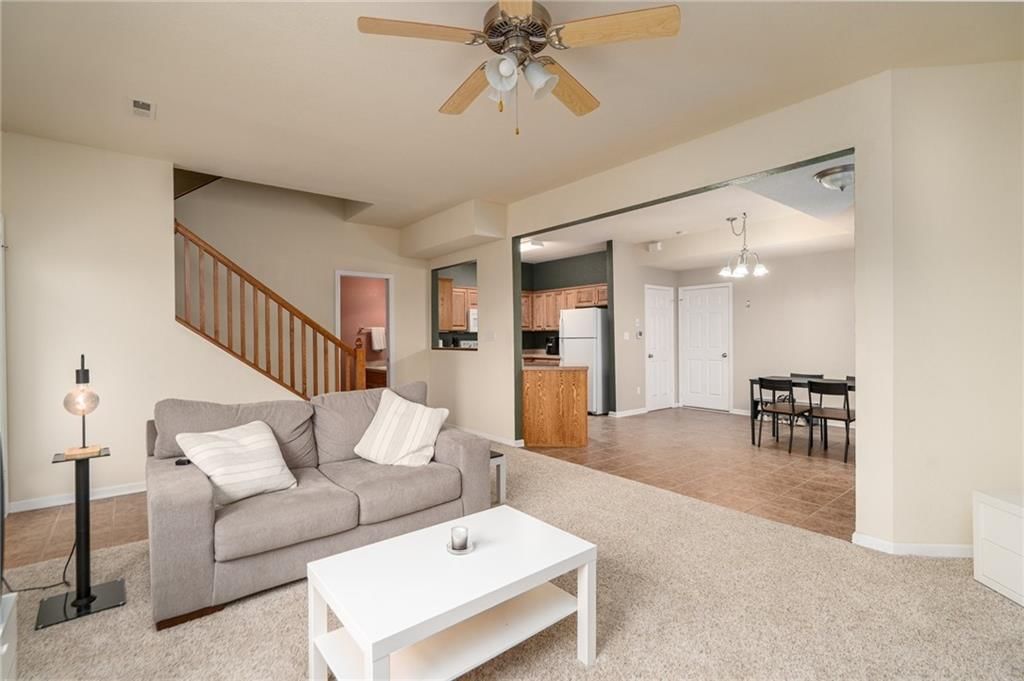 2418 Surrey Drive — photo 9