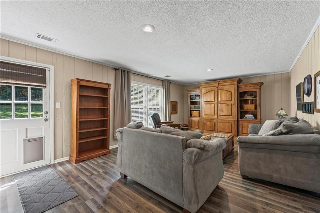 4318 Stonecrest Drive — photo 32