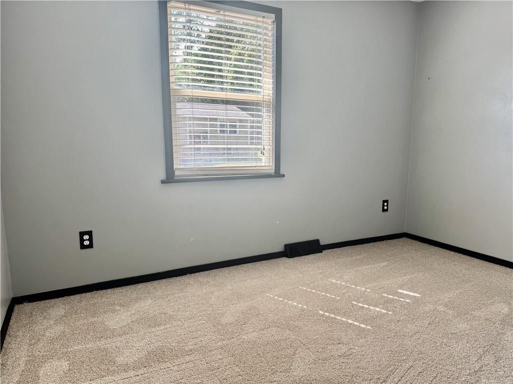 17824 Greentree Avenue — photo 11
