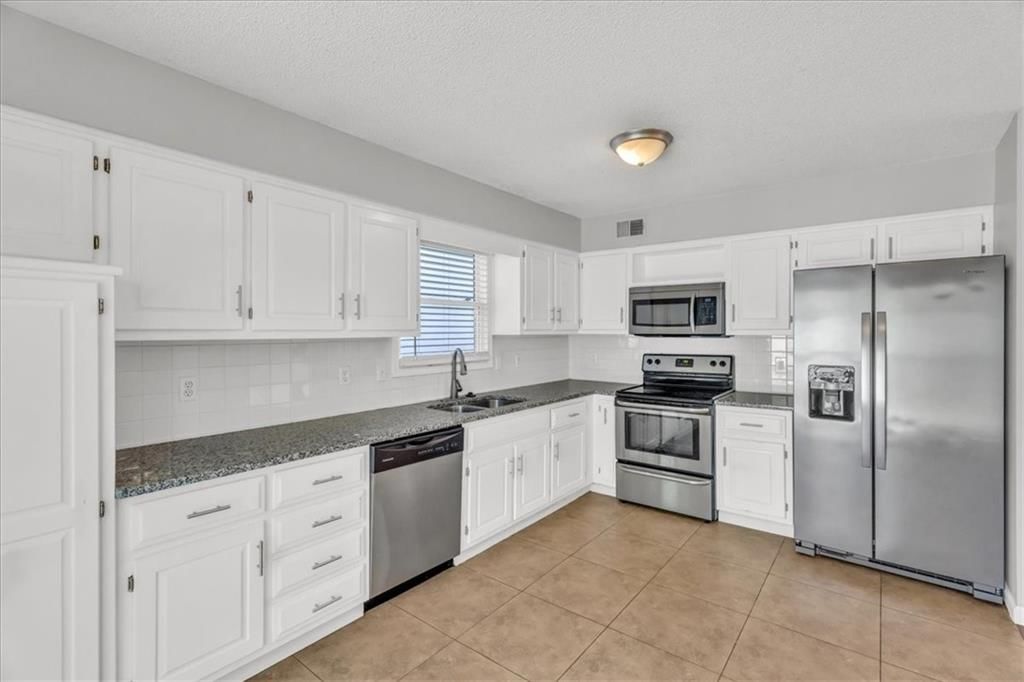 15612 Barkley Street — photo 12
