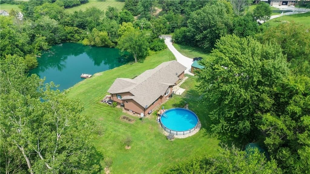 7114 S Oak Hill School Road, Oak Grove, MO