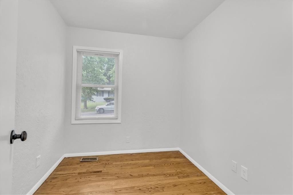 1315 N Viking Drive — photo 11