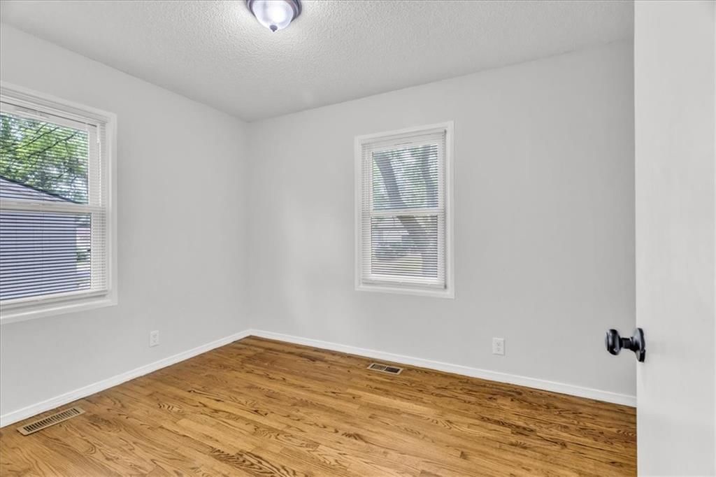 1315 N Viking Drive — photo 12