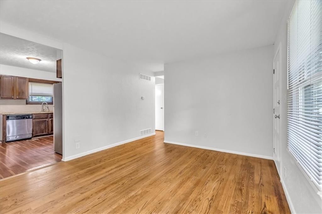 1315 N Viking Drive — photo 5