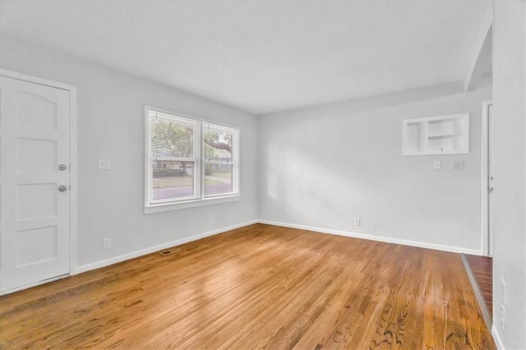 1315 N Viking Drive — photo 7