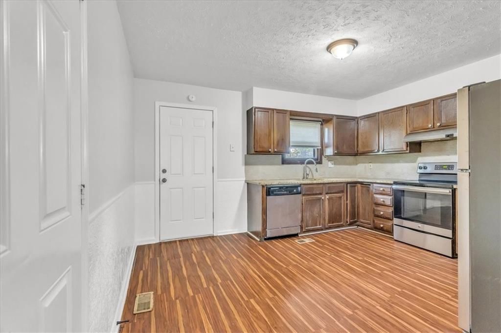 1315 N Viking Drive — photo 8