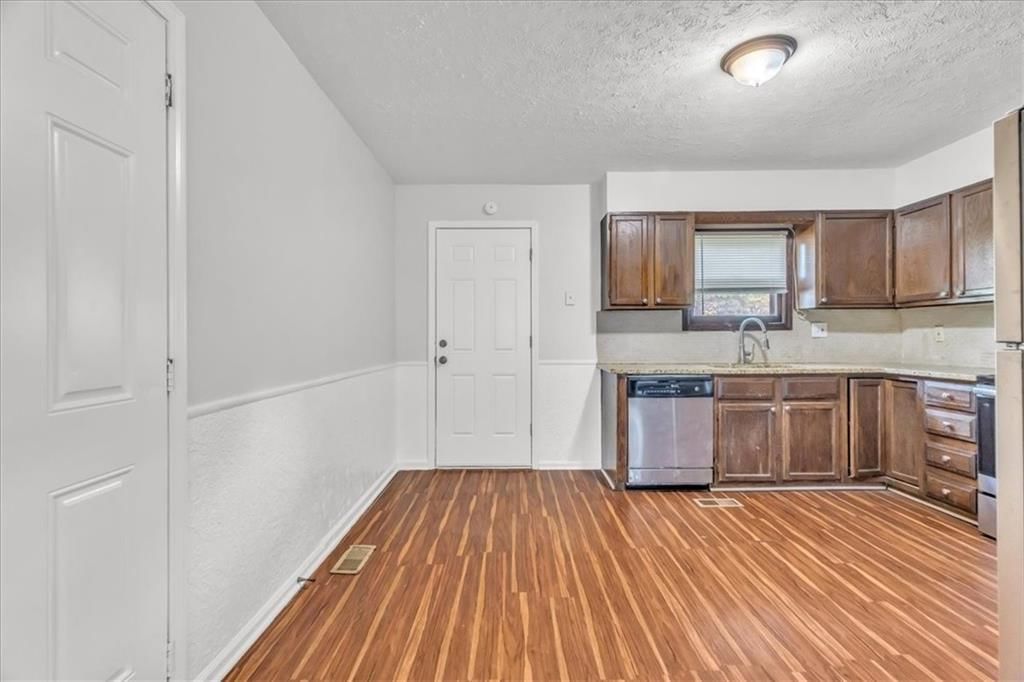 1315 N Viking Drive — photo 9