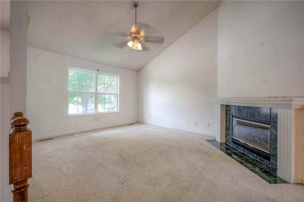 1882 Gates Drive — photo 3