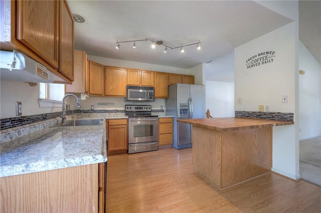 1882 Gates Drive — photo 6
