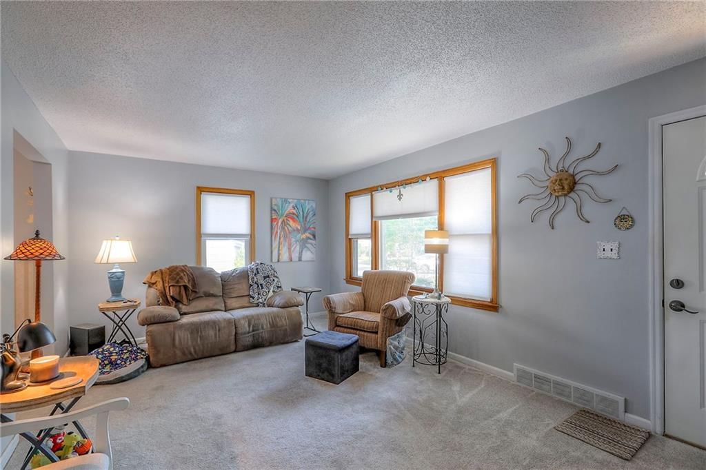 6804 LANE Avenue — photo 5