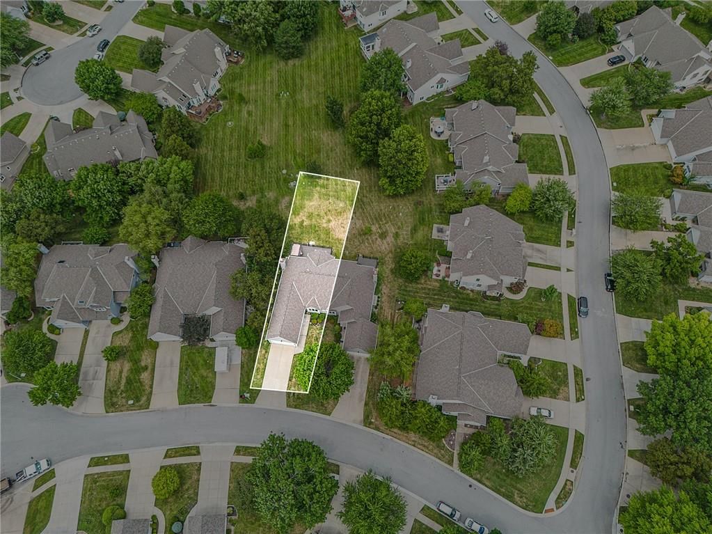 5216 W 122nd Street — photo 31