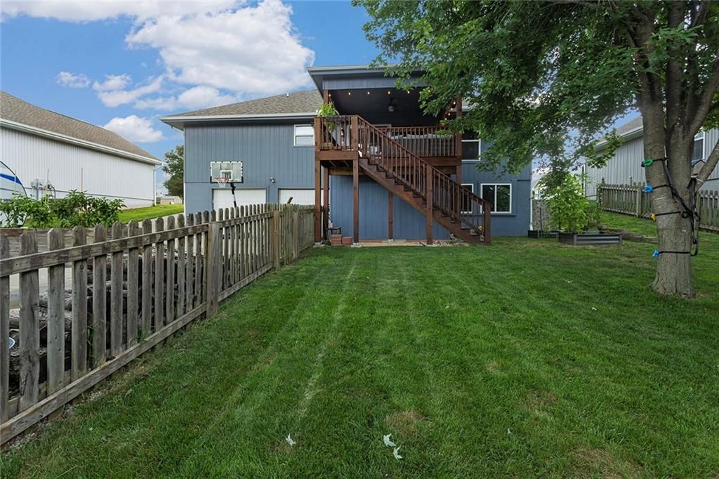 18708 Primrose Street — photo 30