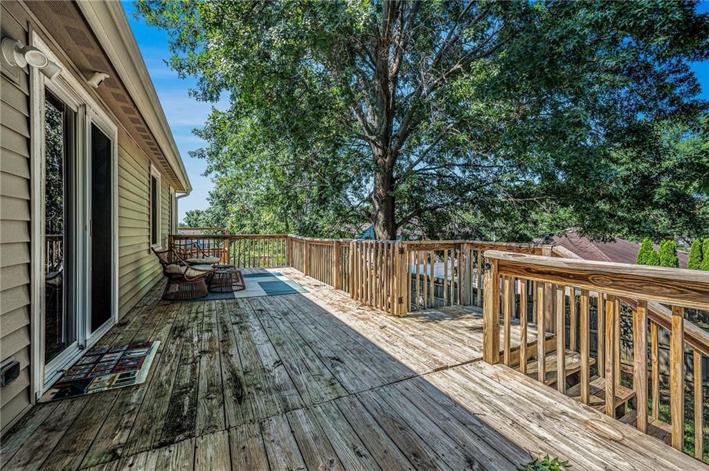 902 Walnut Street — photo 25