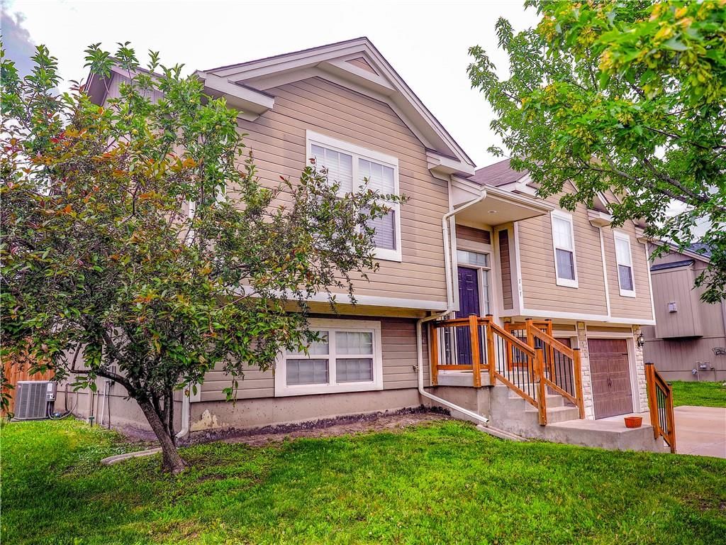707 NW Green Drive — photo 3
