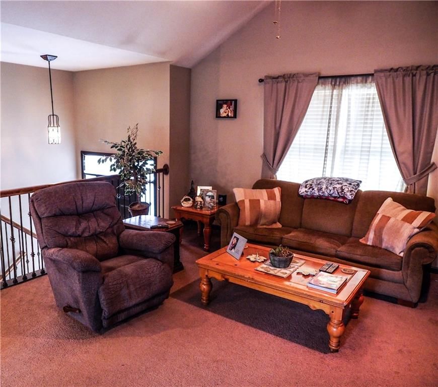 707 NW Green Drive — photo 9