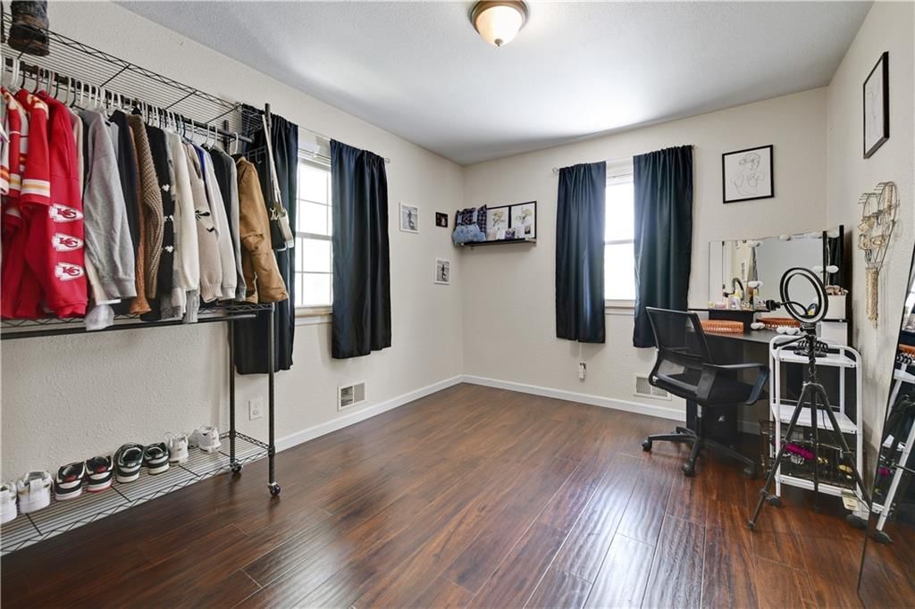4307 E 110 Street — photo 18