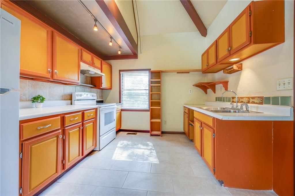 1420 W 4th Street — photo 11