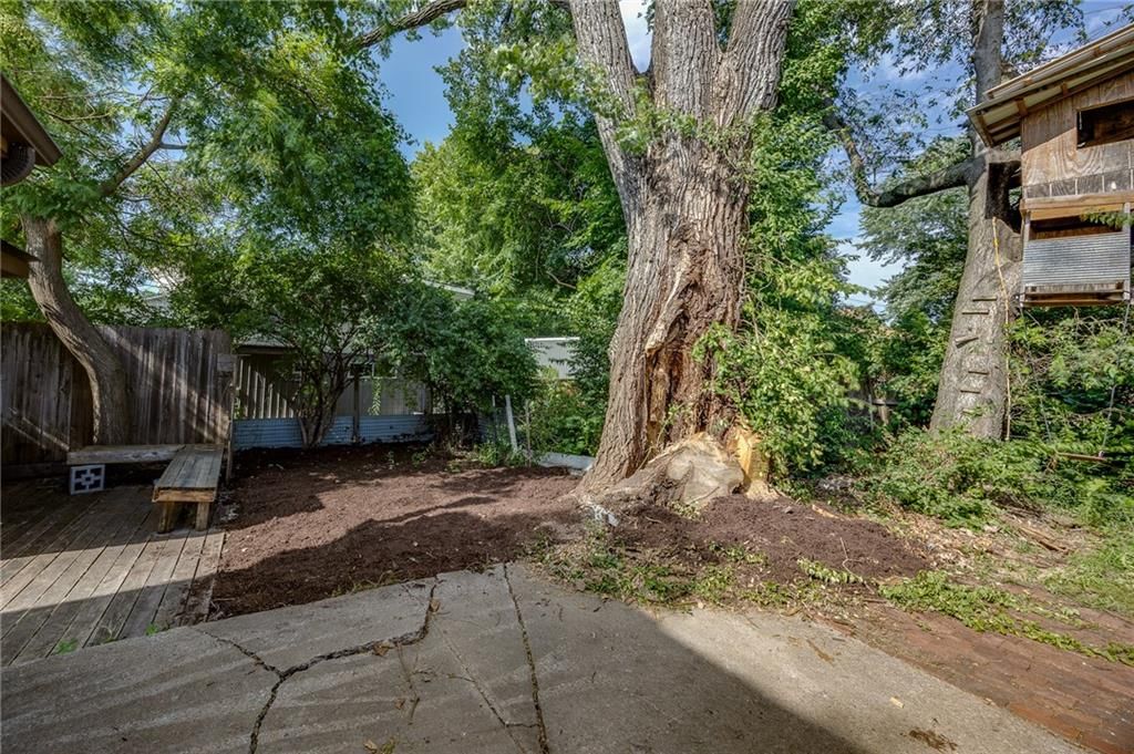 1420 W 4th Street — photo 29