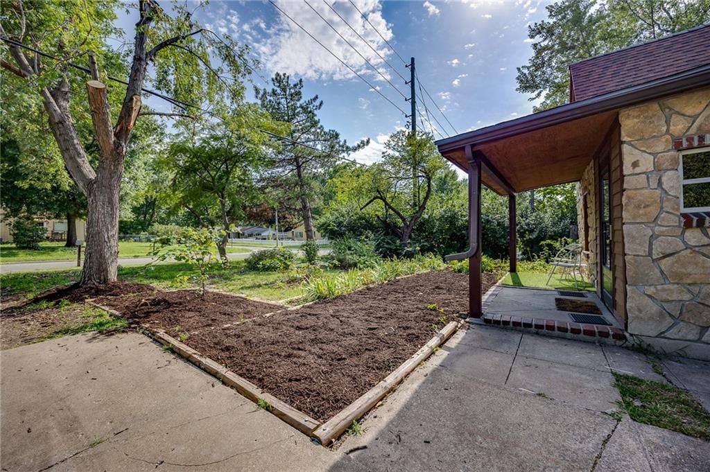 1420 W 4th Street — photo 31