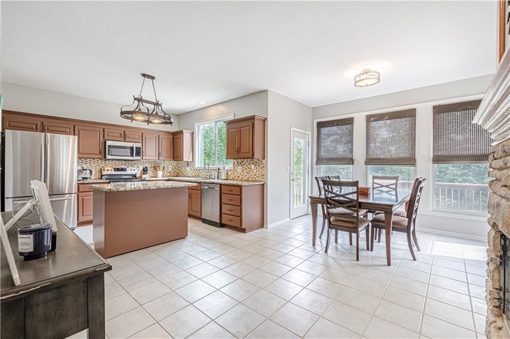 22808 E 28th Terrace Court — photo 3
