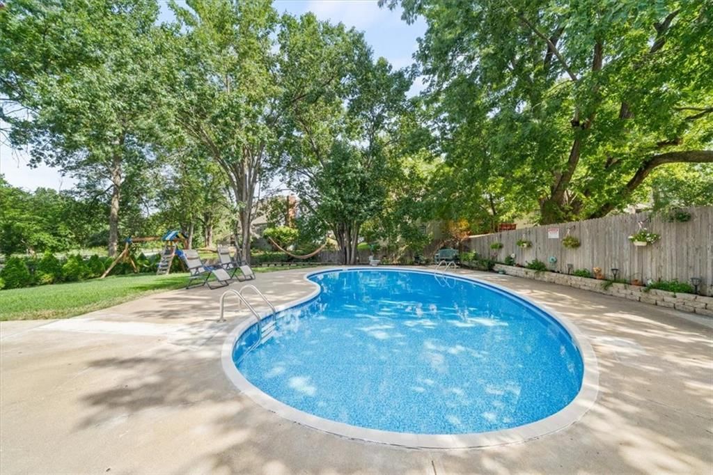 11820 W 100th Terrace — photo 32
