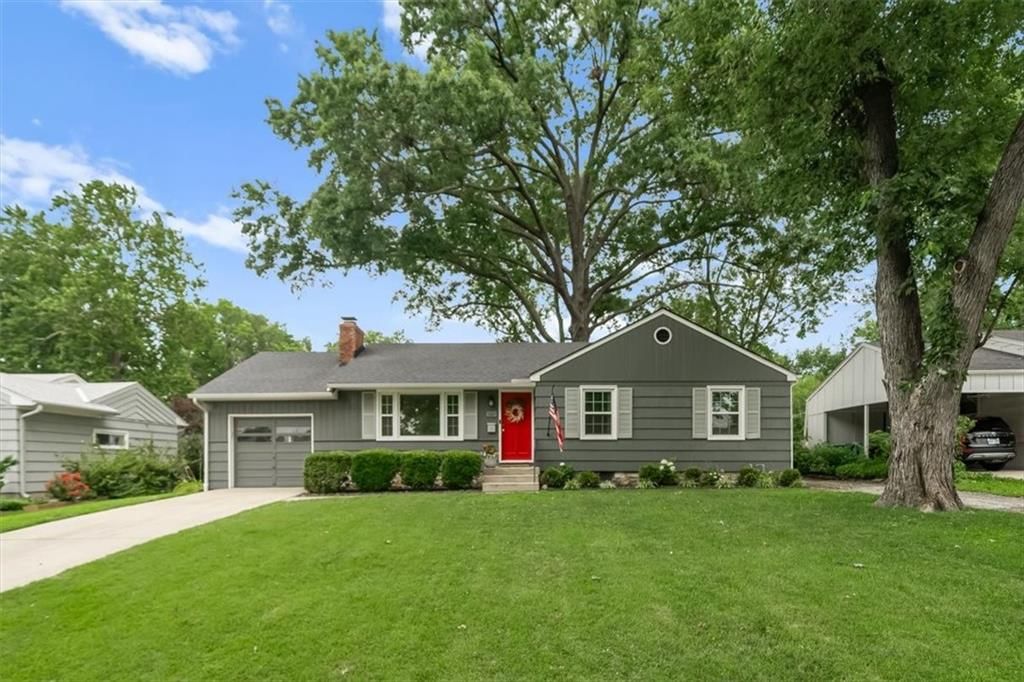 5207 W 76th Street, Prairie Village, KS