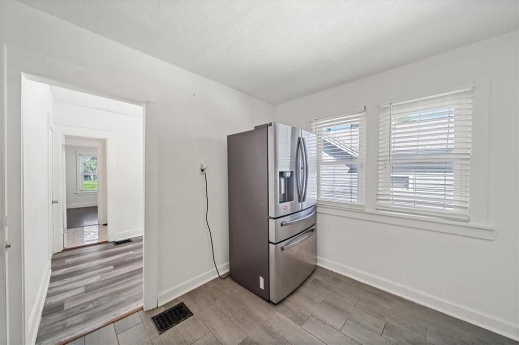 1410 W College Street — photo 11