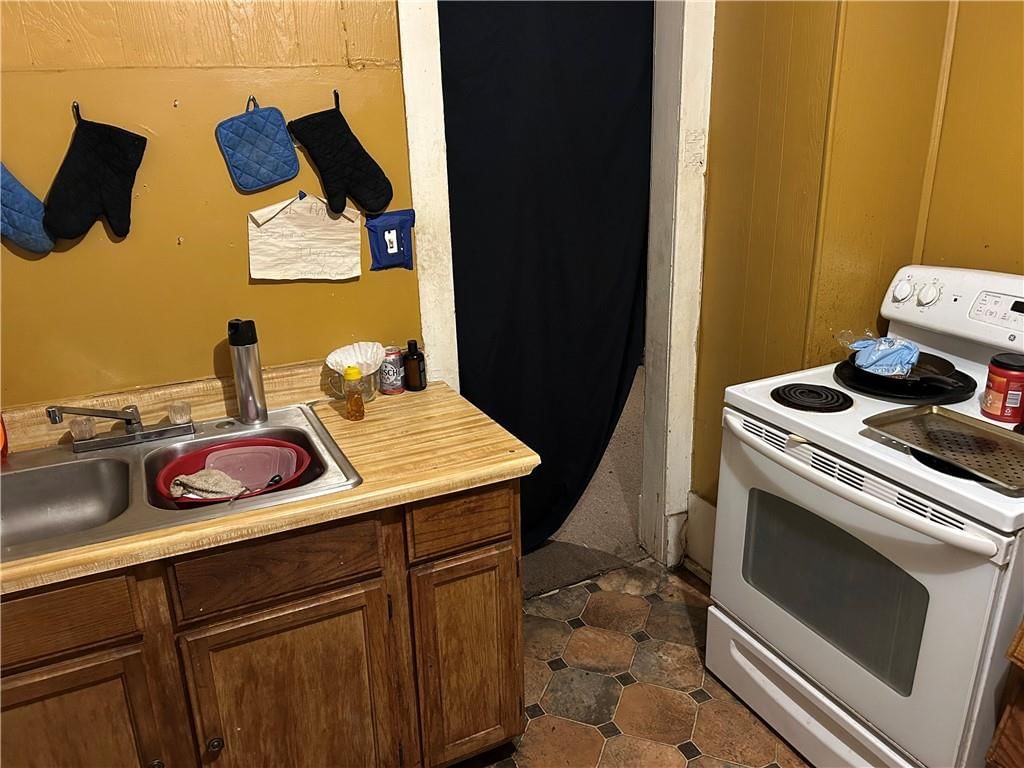 2021 Spruce Avenue — photo 3