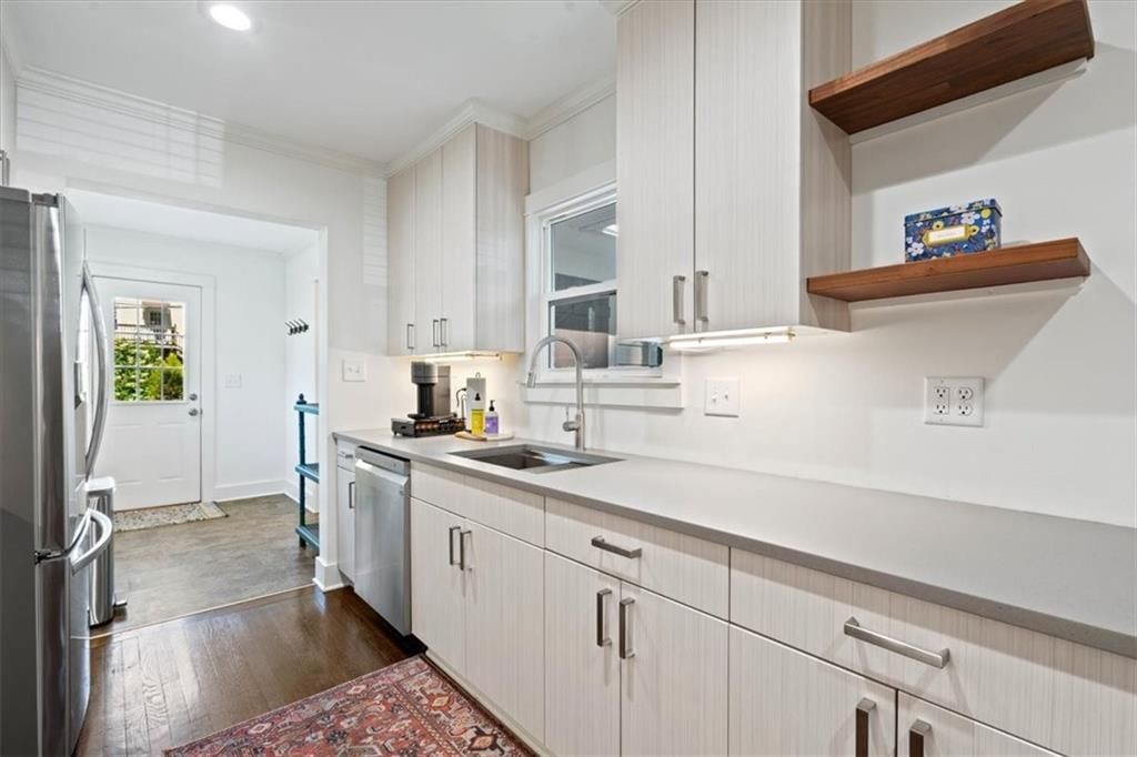 6010 Locust Street — photo 13
