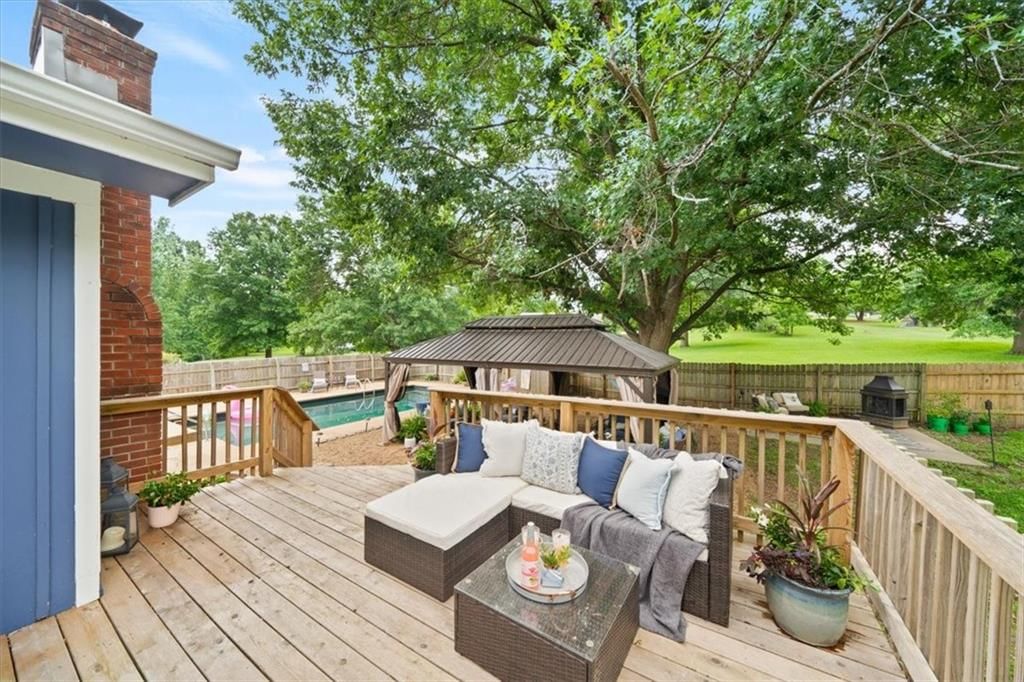 10270 Edgehill Drive — photo 20