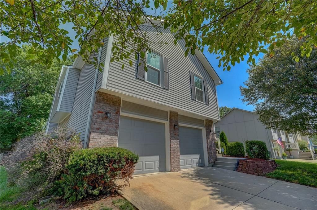 428 SE Ashton Drive — photo 2
