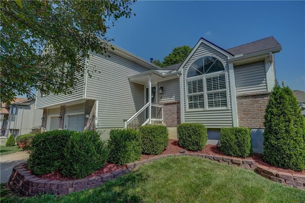 428 SE Ashton Drive — photo 3