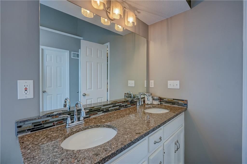 428 SE Ashton Drive — photo 27