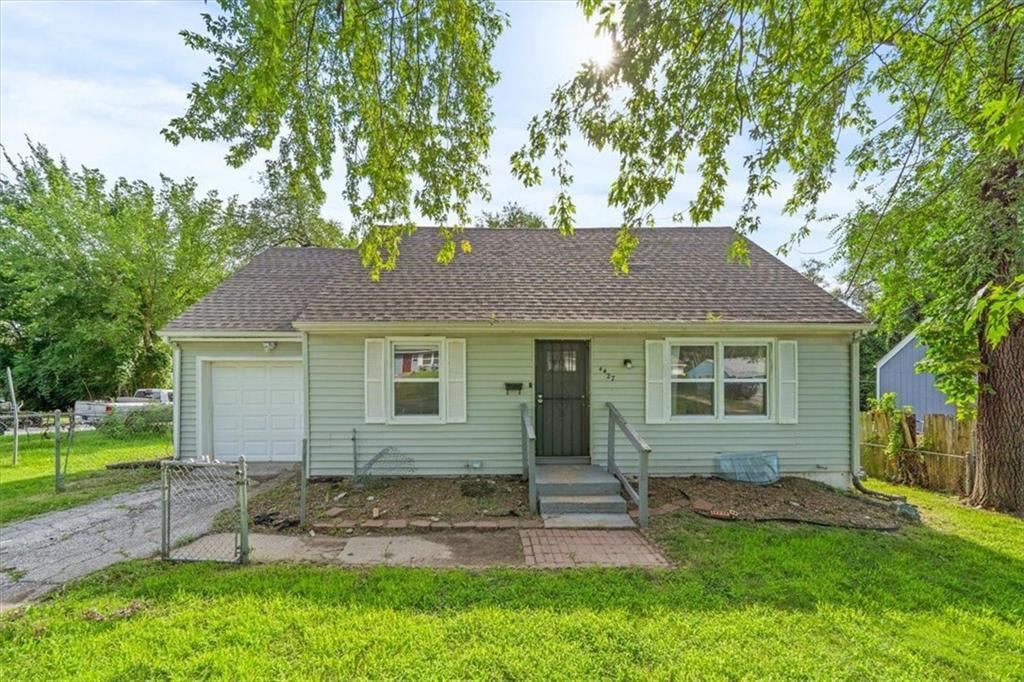 4427 Lawn Avenue — photo 2