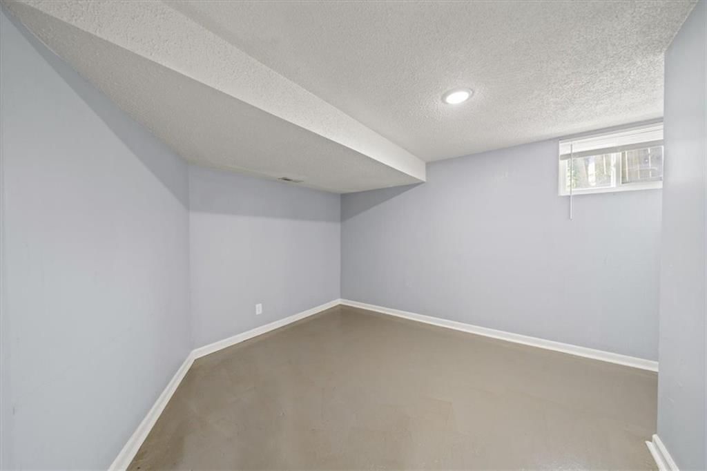 4427 Lawn Avenue — photo 13
