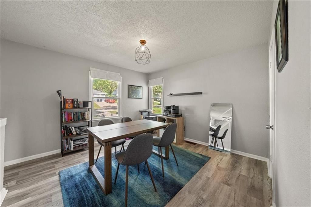 4427 Lawn Avenue — photo 5