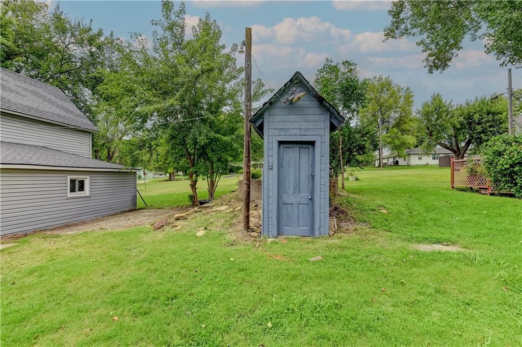 208 Osage Street — photo 33