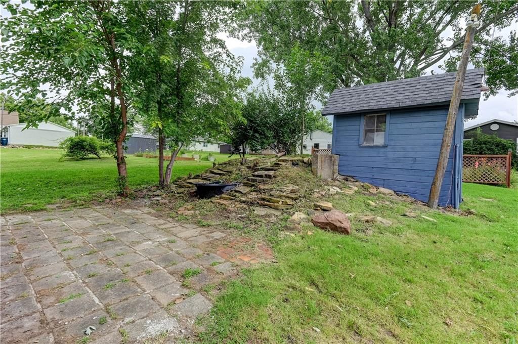 208 Osage Street — photo 37