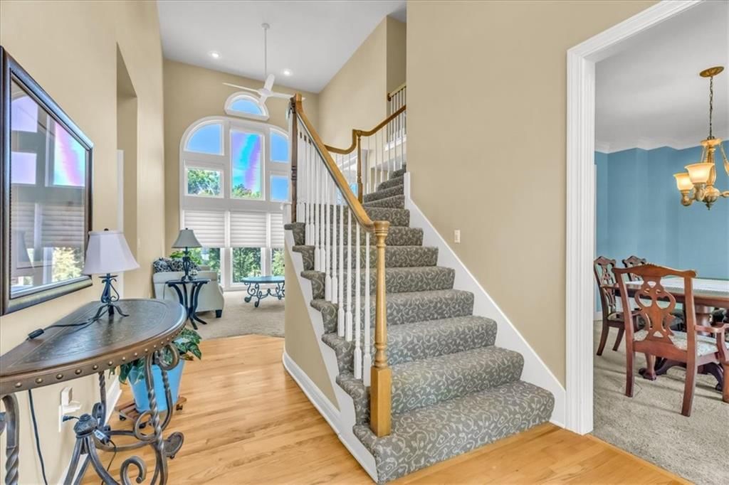 12810 Oakmont Drive — photo 2