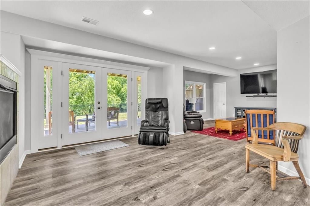 12810 Oakmont Drive — photo 32