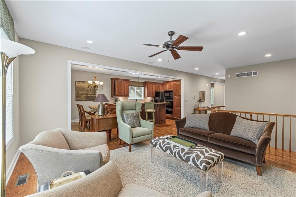 7909 NW Eastside Drive — photo 11