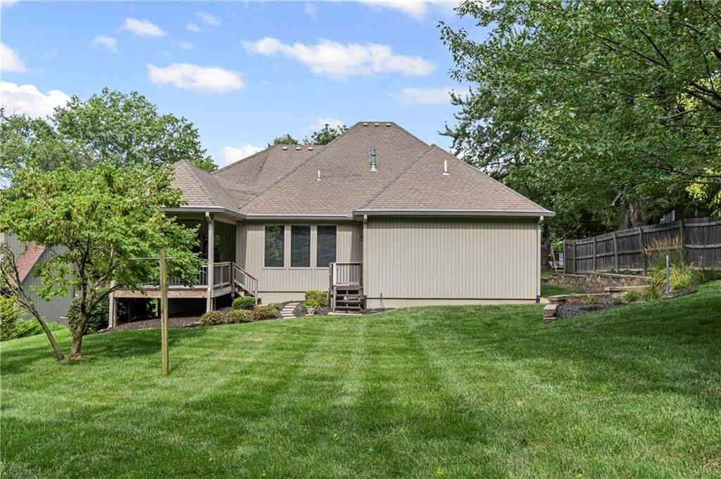 7909 NW Eastside Drive — photo 32