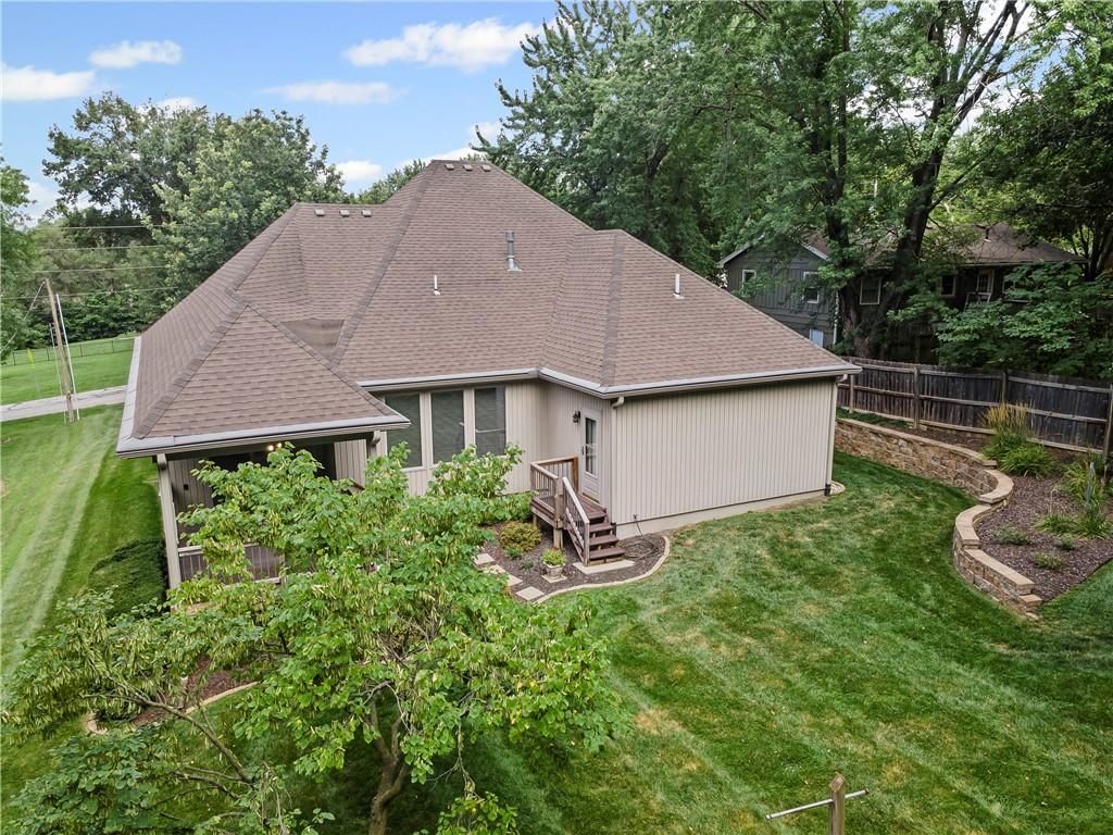 7909 NW Eastside Drive — photo 35