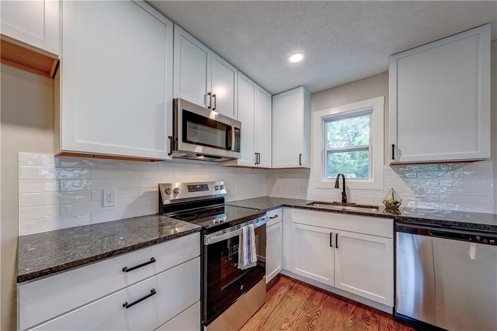 1413 E Ridgeway Drive — photo 4