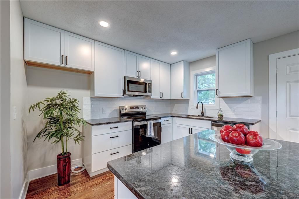 1413 E Ridgeway Drive — photo 5