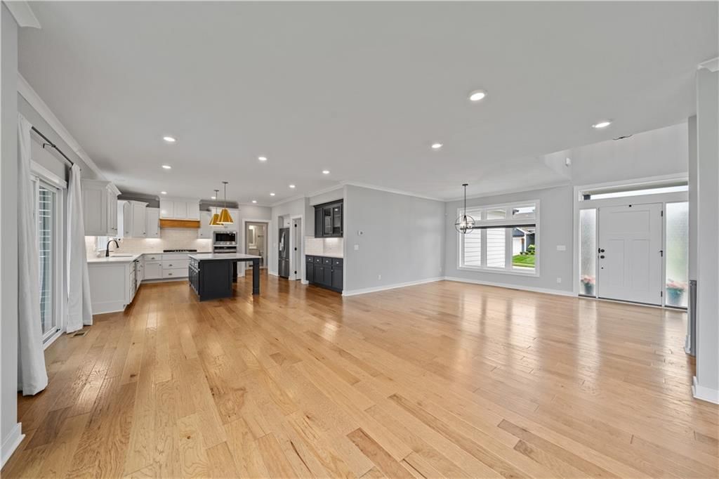 1709 SW Hightown Drive — photo 10